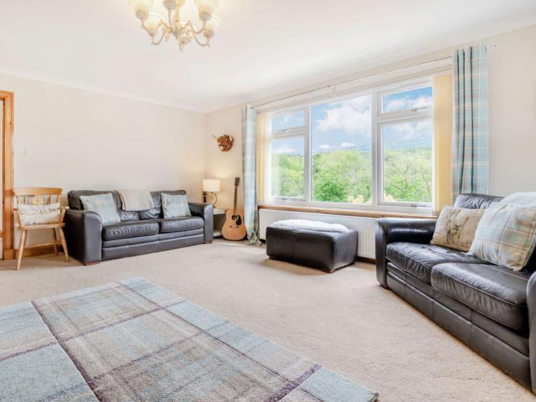 3 Bedroom Luxury Home, Hot Tub, Stunning Views Of Killin, Sitting On The River Dochart Eksteriør bilde
