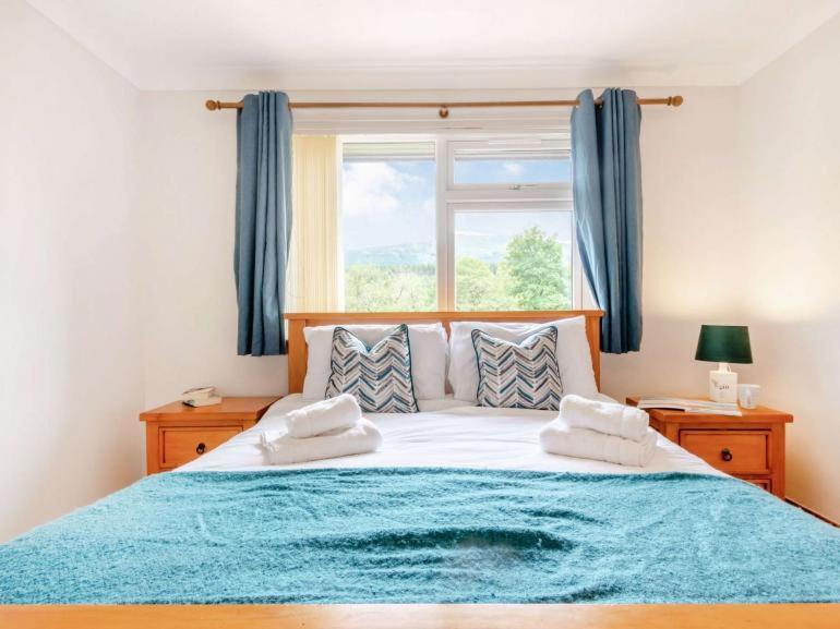 3 Bedroom Luxury Home, Hot Tub, Stunning Views Of Killin, Sitting On The River Dochart Eksteriør bilde